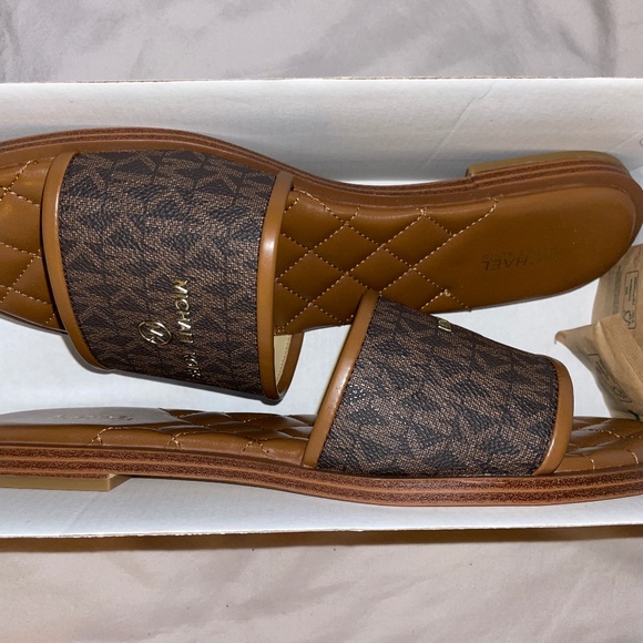 Brand New Michael Kors Signature Logo Salma Slide - Picture 1 of 6